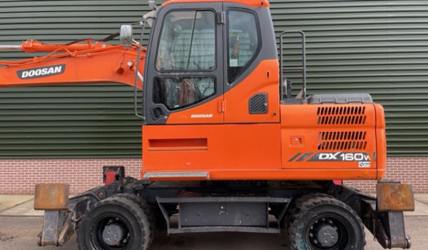 Doosan DX160W-3